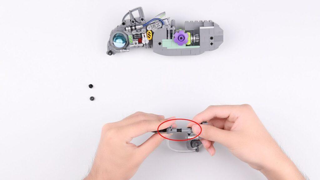 JMBricklayer JMB- Chameleon 70124 Building Tutorial-Insert the pin to the panel